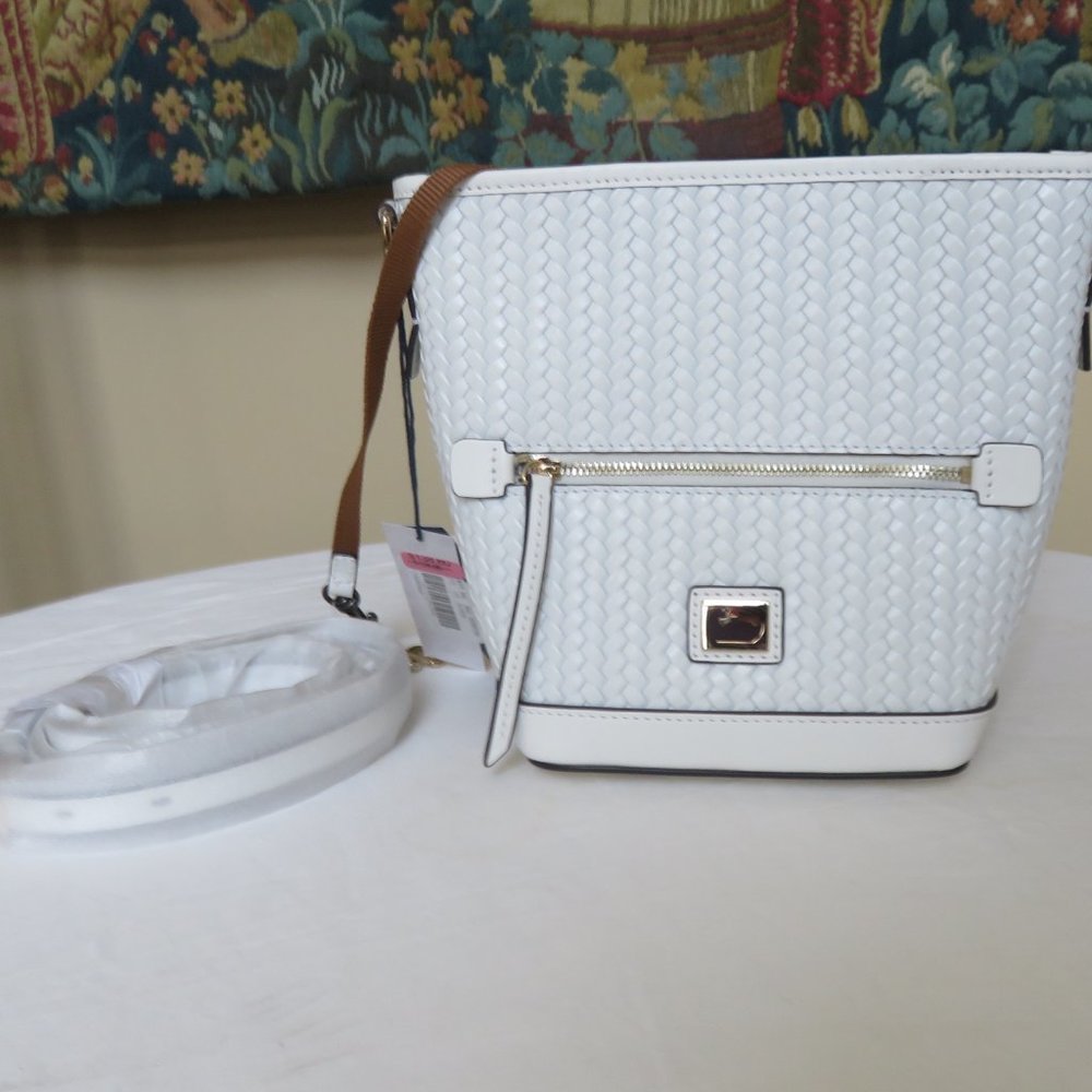 Dooney and Bourke white crossbody NWT - Picture 5 of 9